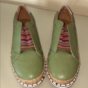 Slip-on sneakers. Green. Size 40